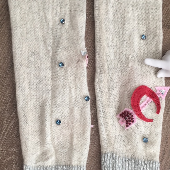 Wildfox Power Icons Quincy Sweater - in Vintage Lace - Picture 15 of 16